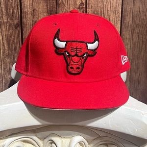 New Era Chicago Bulls Team Cap 59FIFTY Fitted Hat RARE IN ALL RED